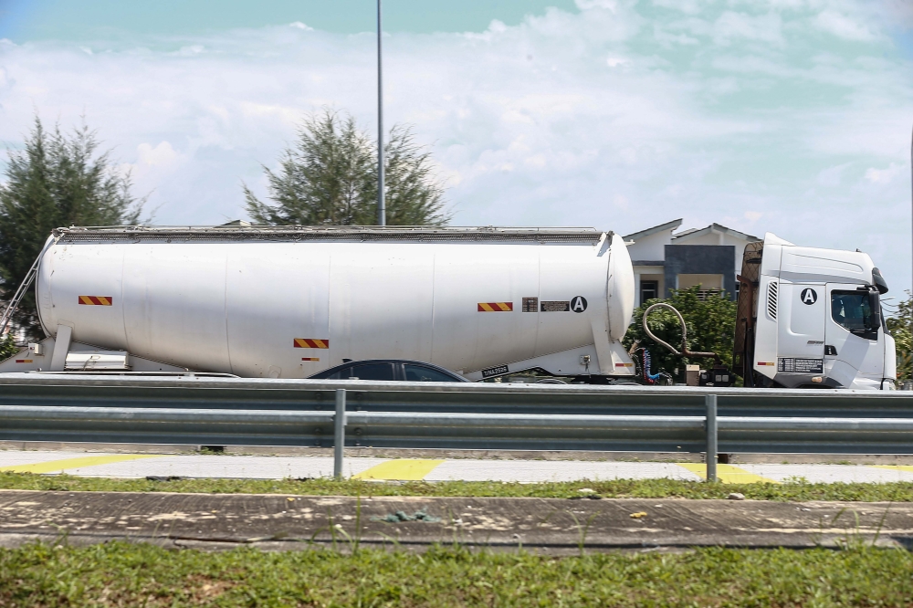 Malaysia already has sufficiently strict regulations to ensure that lorry drivers are fit and qualified to drive, and that their lorries are roadworthy. — Picture by Sayuti Zainudin