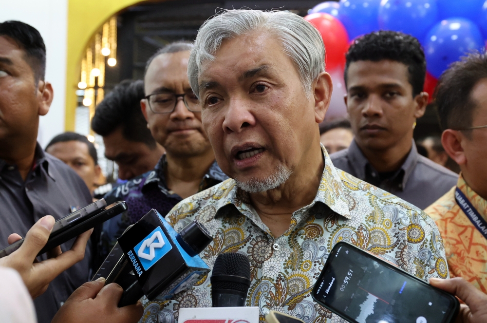 You’re on your own, Zahid tells those still insisting on gathering in Putrajaya tomorrow despite cops’ warning