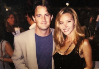 ‘Friends’ star Lisa Kudrow finds note from Matthew Perry in cookie jar