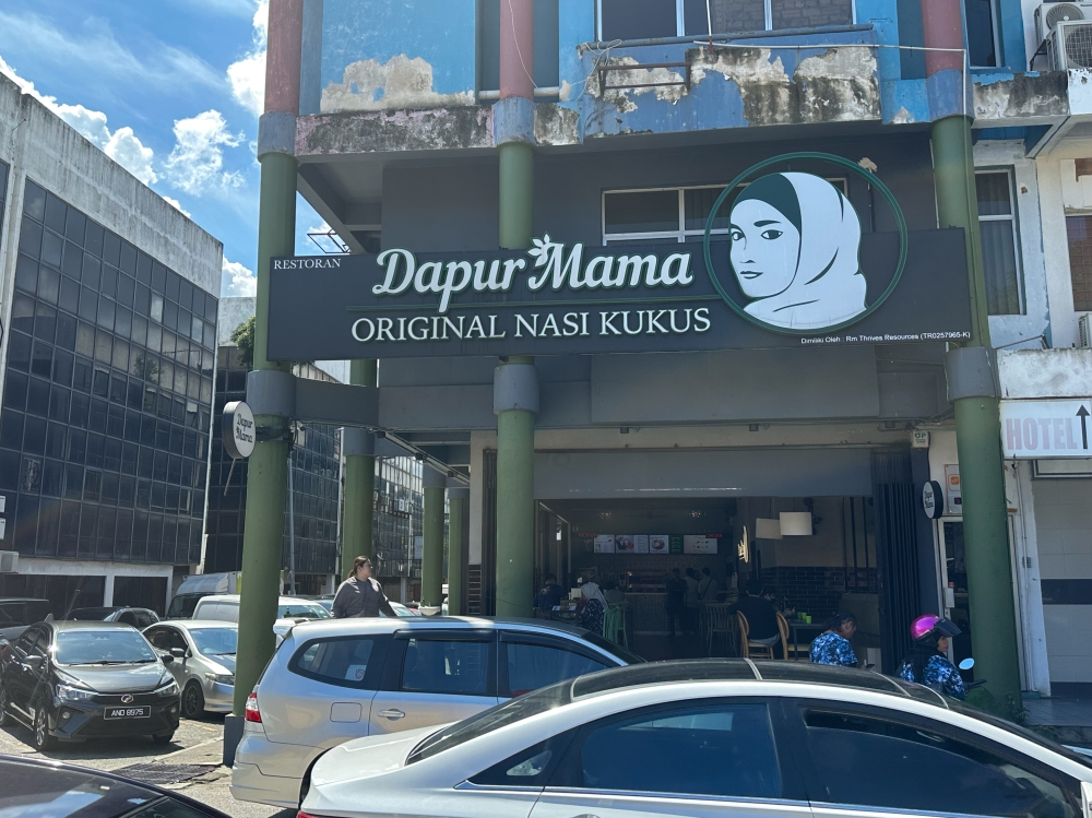 This is one of seven branches that Nasi Kukus Dapur Mama has in the Klang Valley, Melaka and Kuantan. — Picture by Lee Khang Yi