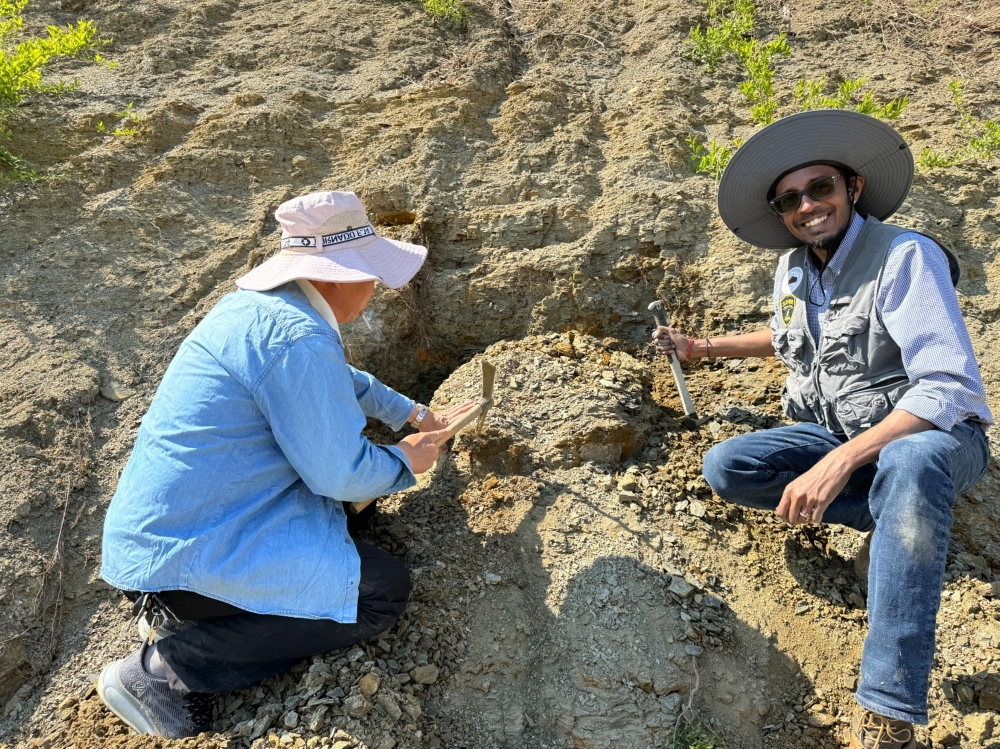 Dr Paul Rummy recently visited Yanji, a mid-Cretaceous locality rich in paleontological significance. Situated within the city, Yanji was once a thriving habitat for numerous dinosaur species, offering a glimpse into Earth’s prehistoric past. — Bernama pic