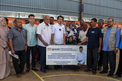 PM Anwar provides RM80,000 allocation for 16 families affected by Tanjung Dawai fire