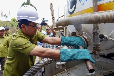 Ministry of Energy Transition and Water Transformation hands over six completed projects worth RM186.1m to Johor govt