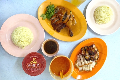 Don’t miss out on the candy-like ‘cha siu’ and other charcoal roasted meats at Sun Ming Kee in Cheras