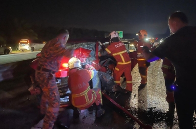 Yet another detached tyre accident: Family of four injured in three-car crash caused by tanker near Sitiawan