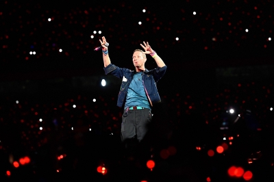 Coldplay’s Chris Martin strikes nerve with indirect apology for British colonialism in Mumbai (VIDEO)