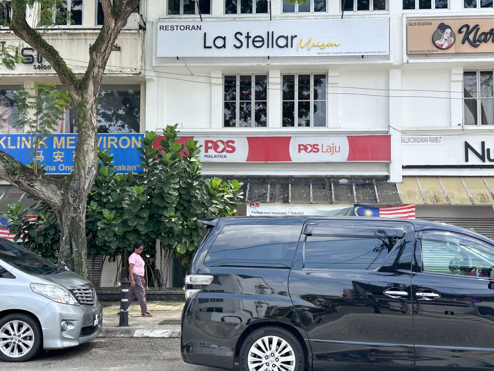 Look up from the post office and you will see La Stellar Maison that welcomes you with their comforting food — Picture by Lee Khang Yi