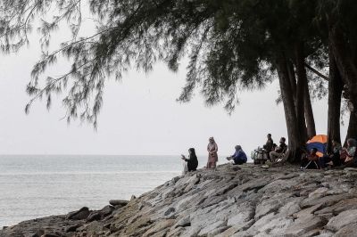 Port Dickson bans tents on 11 beaches to keep shores clean, says state exco