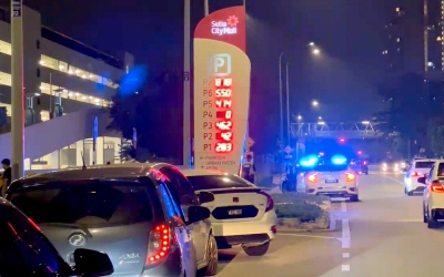 Police ID local suspect who shot up Setia Alam mall, injured one man, and carjacked another (VIDEO)