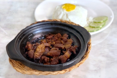 For home-style dishes like braised pork rice and black vinegar pork trotters, head to this ‘anonymous restaurant’ in Semenyih