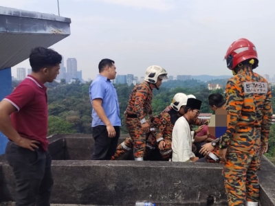 Comedian Ajak Shiro helps persuade armed man off ledge at KL building