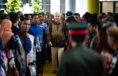 Sultan Nazrin graces opening of Utar Hospital in Kampar