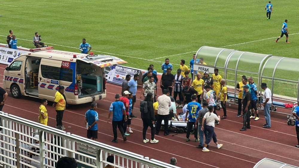 Ishsam Shahruddin reportedly collapsed while shaking hands with football players at the 4-Corner Football Championship for the Chief Minister’s Cup in George Town, Penang at about 5.20pm February 22, 2025. — Picture from Facebook/Che GuBard