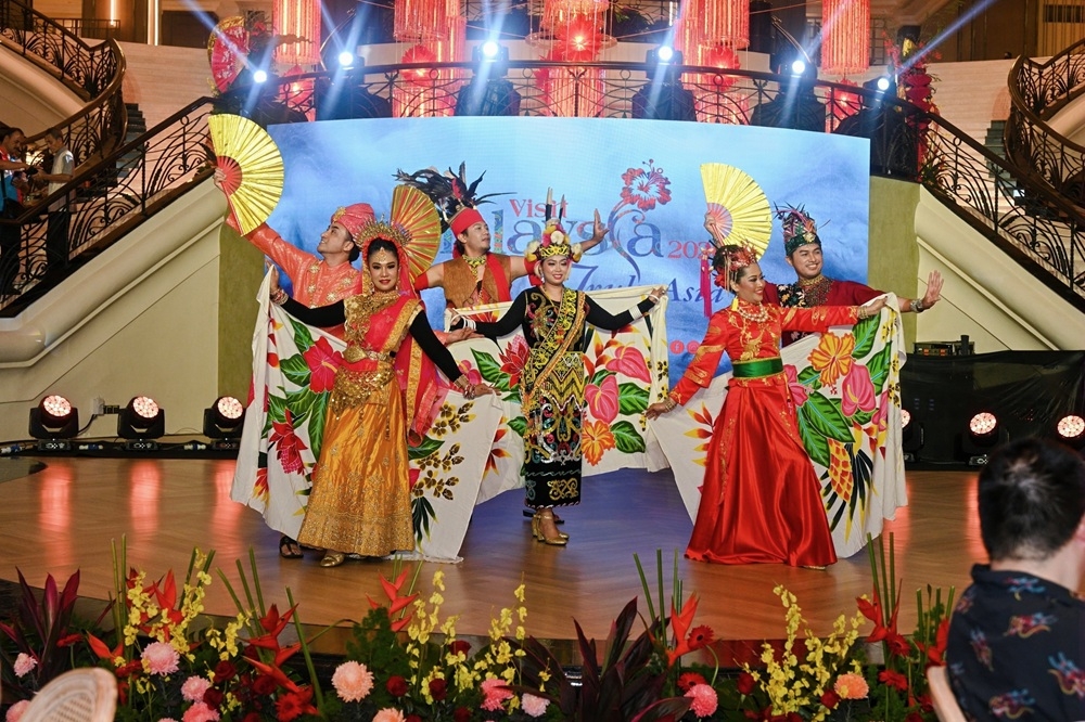 Malaysian traditional dance performance. — Picture courtesy of IOI Properties Group