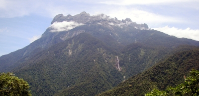 沙巴当局调查了英国登山者在基纳巴鲁山上的死亡，确保旅游安全