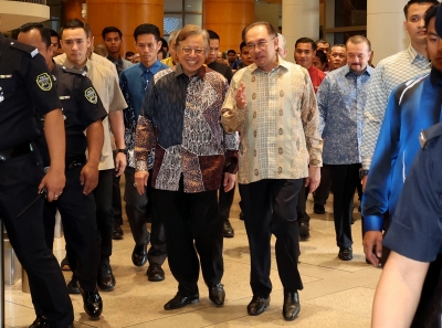 PM Anwar chairs 2025 National Financial Council meeting in Putrajaya