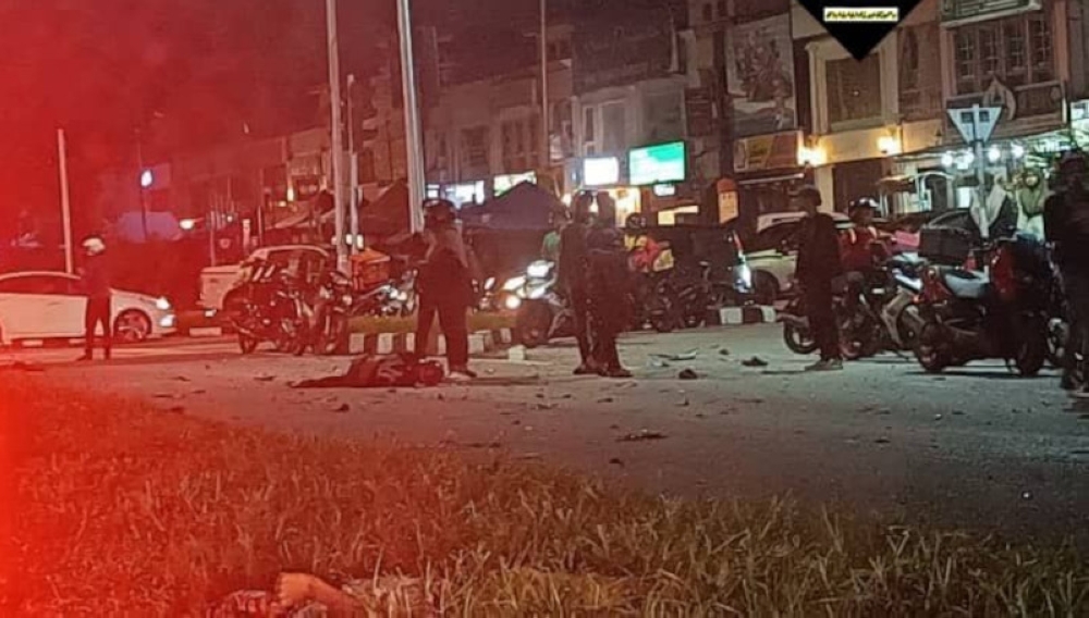 Two students on motorbike killed in Seremban crash after car allegedly runs red light (VIDEO)