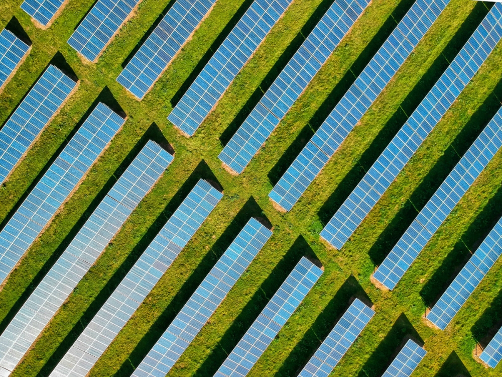 A solar panel is a device that converts sunlight into electricity by using photovoltaic (PV) cells. — Unsplash pic