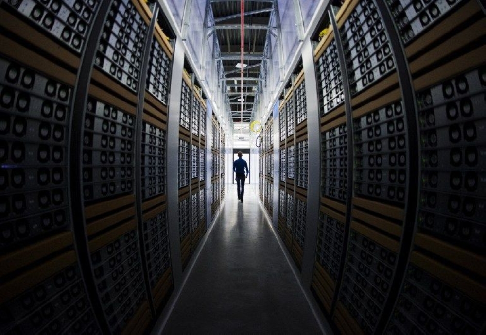 The interior of a data centre contains thousands of servers that carry out high performance work at high speeds that consumes a lot of electricity and heats up very fast. — AFP pic